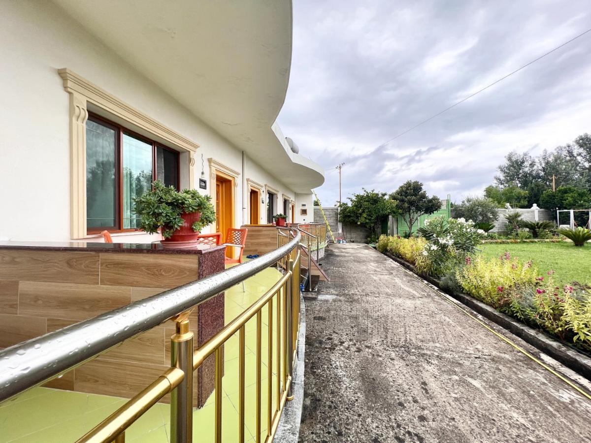 Ponari Apartments Rrotull Esterno foto